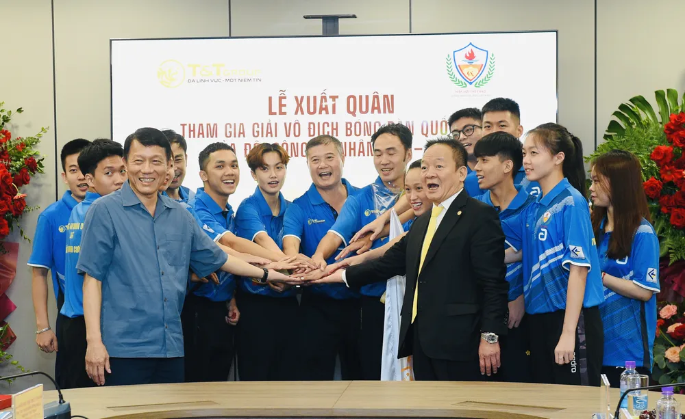 Đội bóng bàn CAND T&T tại lễ xuất quân