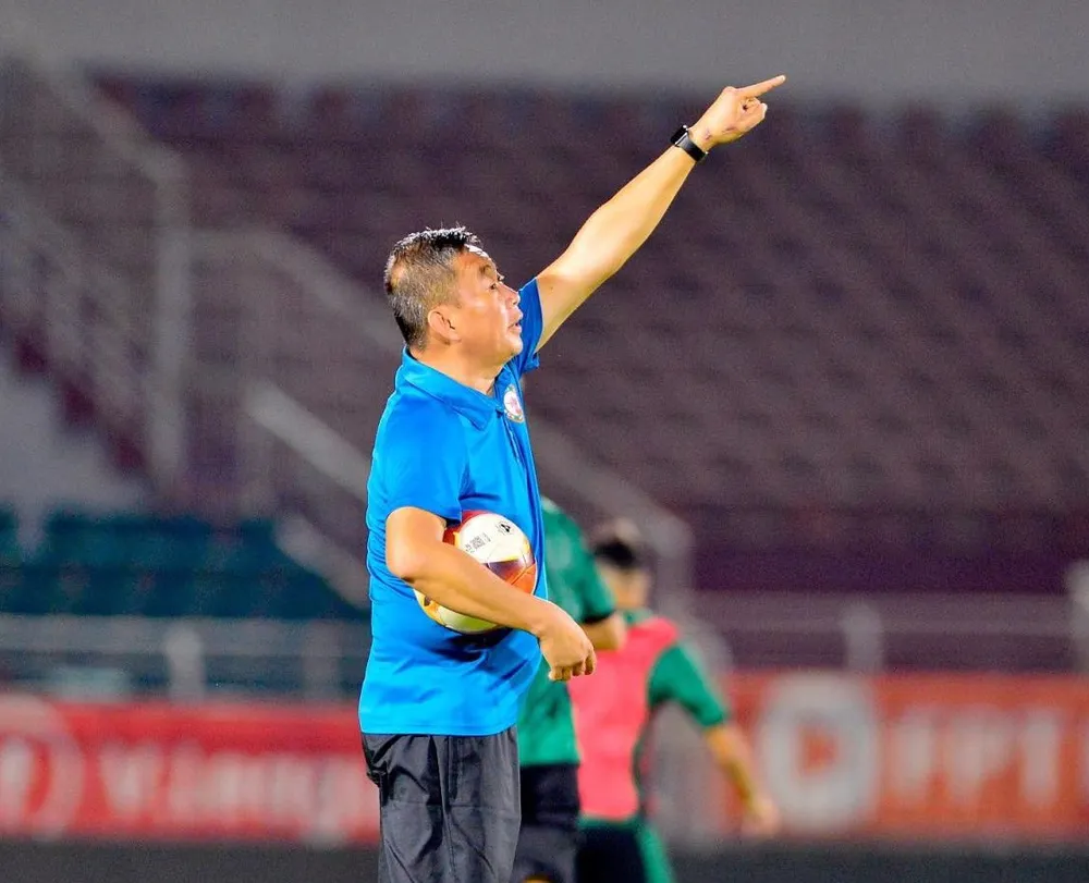 HLV Bùi Đoàn Quang Huy có mùa bóng thành công cùng Bình Định