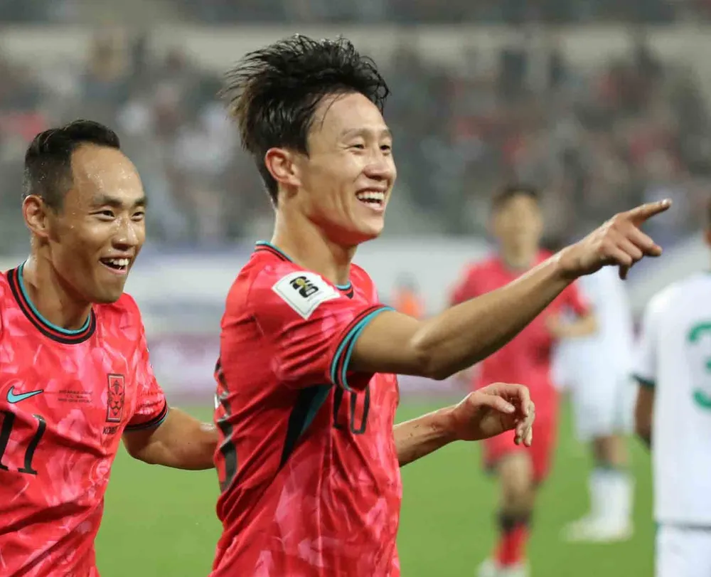Hàn Quốc giữ vững ngôi đầu bảng B, bảng đấu mà họ đọ sức cùng 5 đội bóng đến từ Tây Á