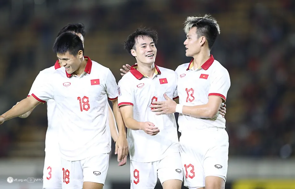 Niềm vui của các cầu thủ Việt Nam trong trận thắng Lào 6-0 ở AFF Cup 2022 (Ảnh VFF).jpg