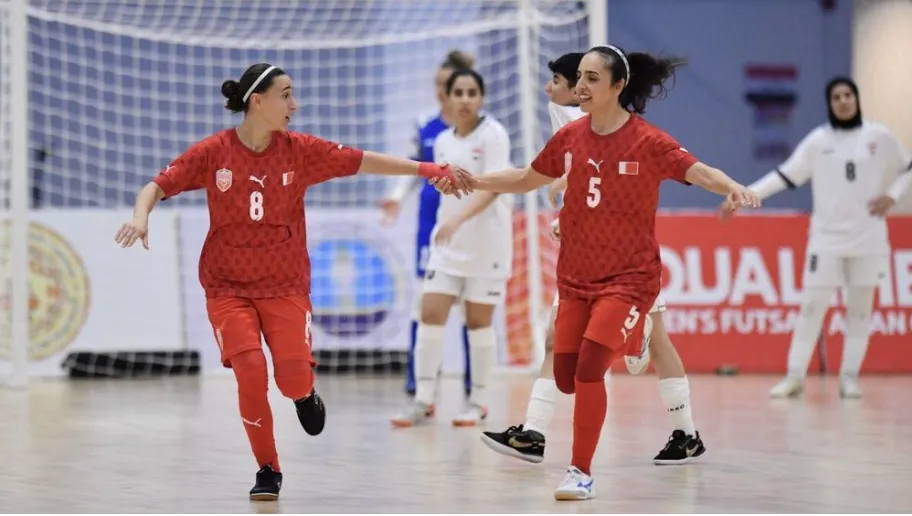 Nùi vui chiến thắng của các cô gái Bahrain