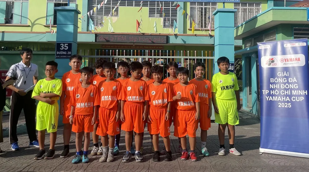 Đội bóng trường Tiểu học Long Thạnh Mỹ - TP Thủ Đức