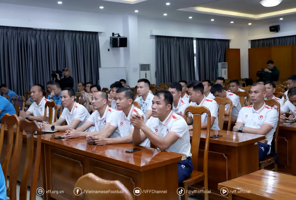 Có 8 giám sát và 53 trọng tài khu vực phía Bắc tham gia chương trình tập huấn giữa mùa giải. 