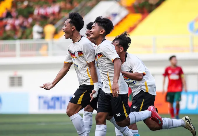 ĐH Life gây ấn tượng qua trận thắng thuyết phục trước đội chủ nhà. 