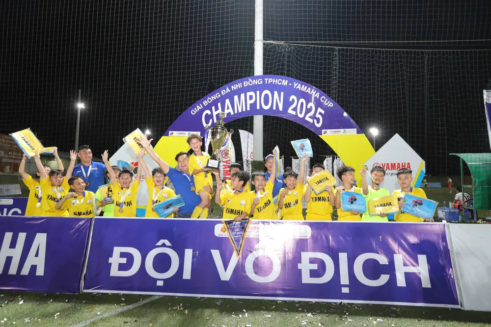 Đội trường Nguyễn Văn Luông Q.6 vô địch hạng A mùa giải năm nay.