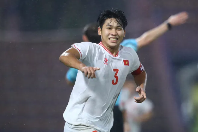 Thủ quân đội U17 Việt Nam, Lê Huy Việt Anh