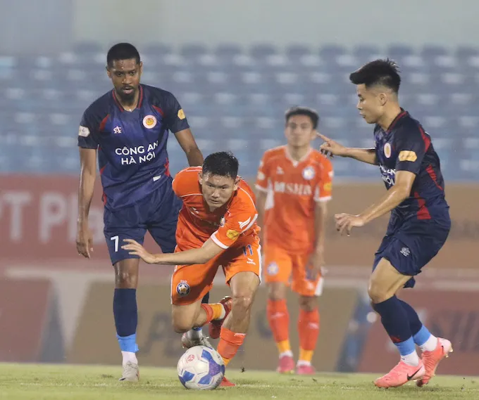 Đà Nẵng tiếp tục lận đận ở vị trí cuối bảng sau vòng 17. 