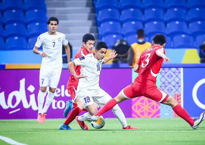 U17 Uzbekistan thắng thuyết phục CHDCND Triều Tiên để vào tranh chung kết cùng đội chủ nhà.