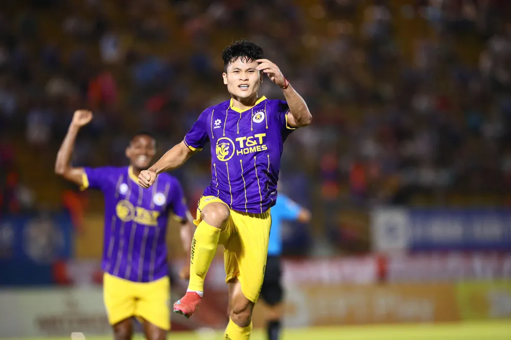 Tuấn Hải đã "nổ súng" trở lại sau hơn 3 tháng, đem trận thắng quý giá về cho Hà Nội FC. Ảnh: DŨNG PHƯƠNG