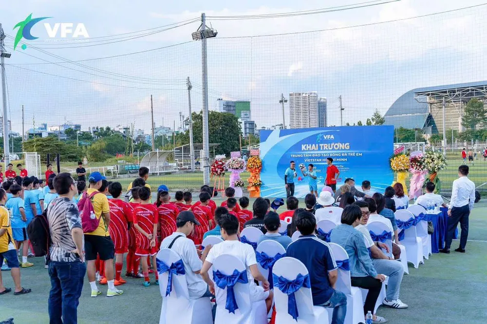 Vietstar được sáng lập và điều hành bởi cựu tuyển thủ đội tuyển Việt Nam, trung vệ Vũ Như Thành.