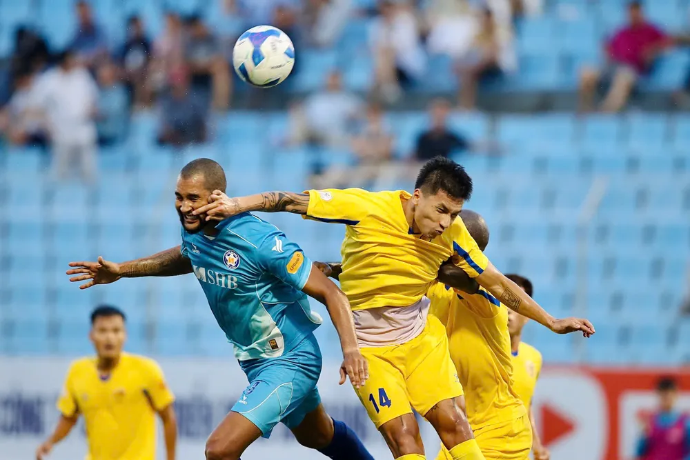 Cả khách lẫn chủ đều lâm vào thế khó khăn, cần điểm ở cuộc so tài này.