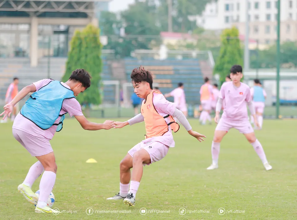U16 Việt Nam sẽ có 3 trận đấu tập nội bộ trong tuần này để HLV Roland có cơ sở chốt danh sách 23 cầu thủ.