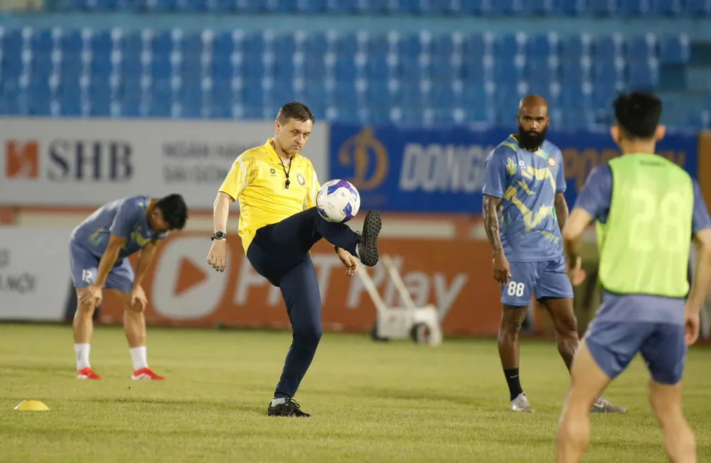 HLV Steinbruckber tiếp tục nhận được sự ủng hộ từ lãnh đạo và cầu thủ Thanh Hóa.