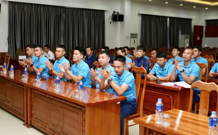 Có 19 trọng tài và trợ lý trọng tài tham dự khóa học.