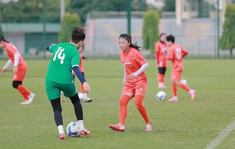 Huỳnh Như lập cú đúp trong trận thắng 3-1 của đội tuyển Việt Nam vào chiều 13-6.