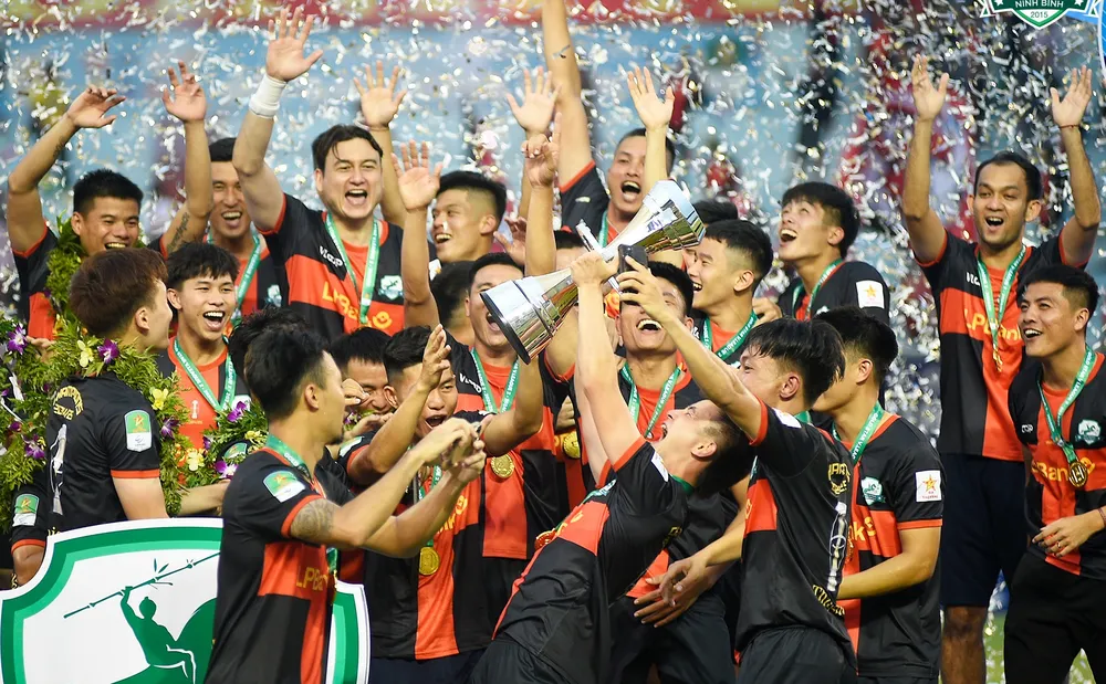 Ninh Bình trong niềm vui vô địch giải hạng Nhất 2024-2025