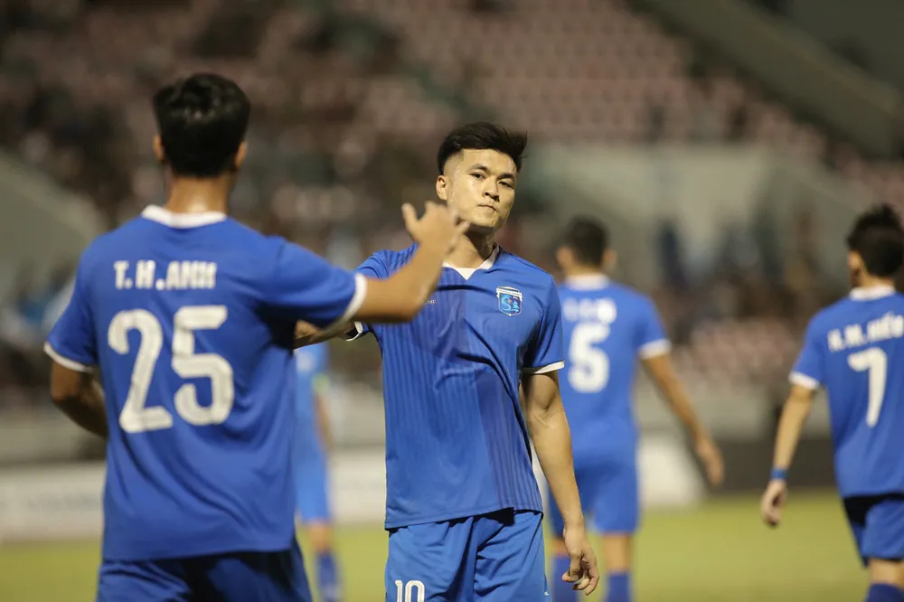 Quảng Ninh trở lại với giải hạng Nhất từ mùa bóng tới.