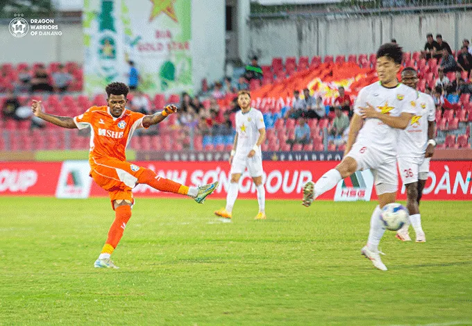 Đà Nẵng sẽ vắng Emerson Souza trong cuộc tiếp đón SLNA ở vòng 26.