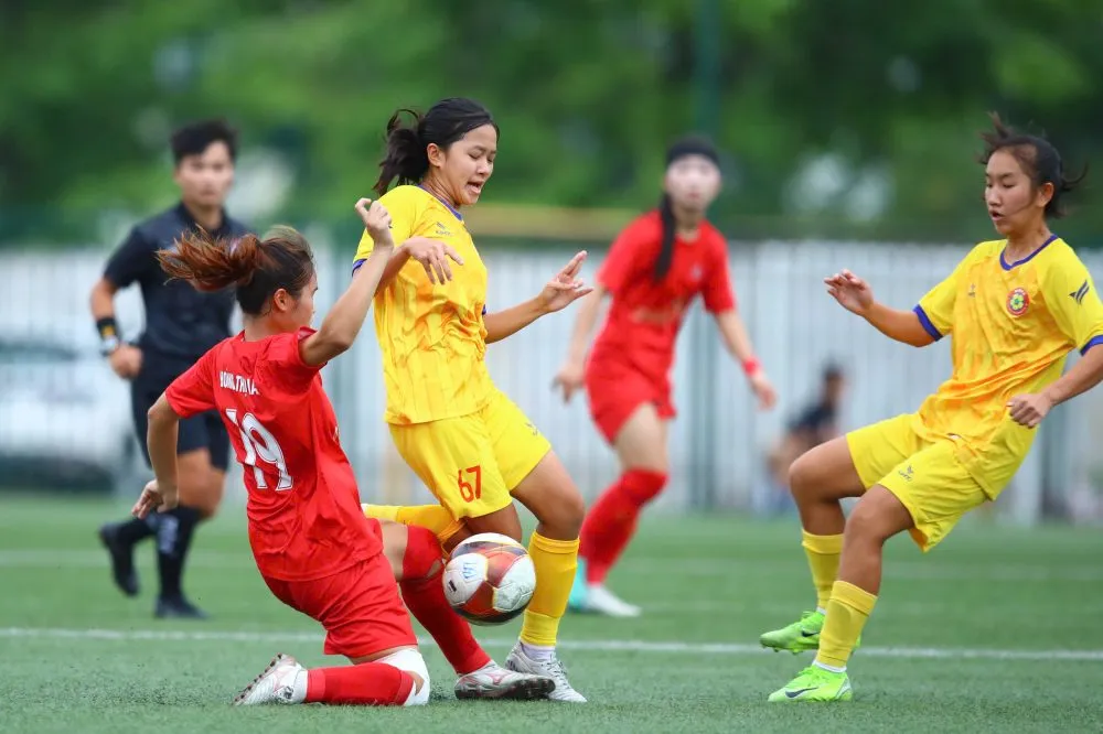 TPHCM bất phân thắng bại cùng Hà Nam