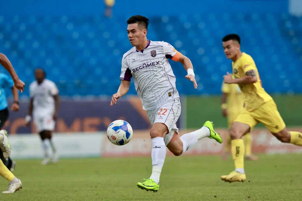 Tiến Linh cán đích V-League 2024-2025 với 14 bàn thắng. Ảnh: DŨNG PHƯƠNG.