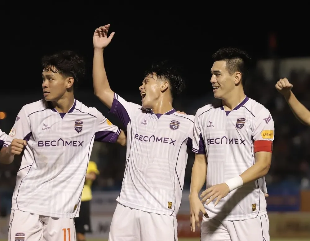 Tiến Linh chỉ còn 13 bàn thắng do pha lập công trong trận gặp Hải Phòng không được tính. 