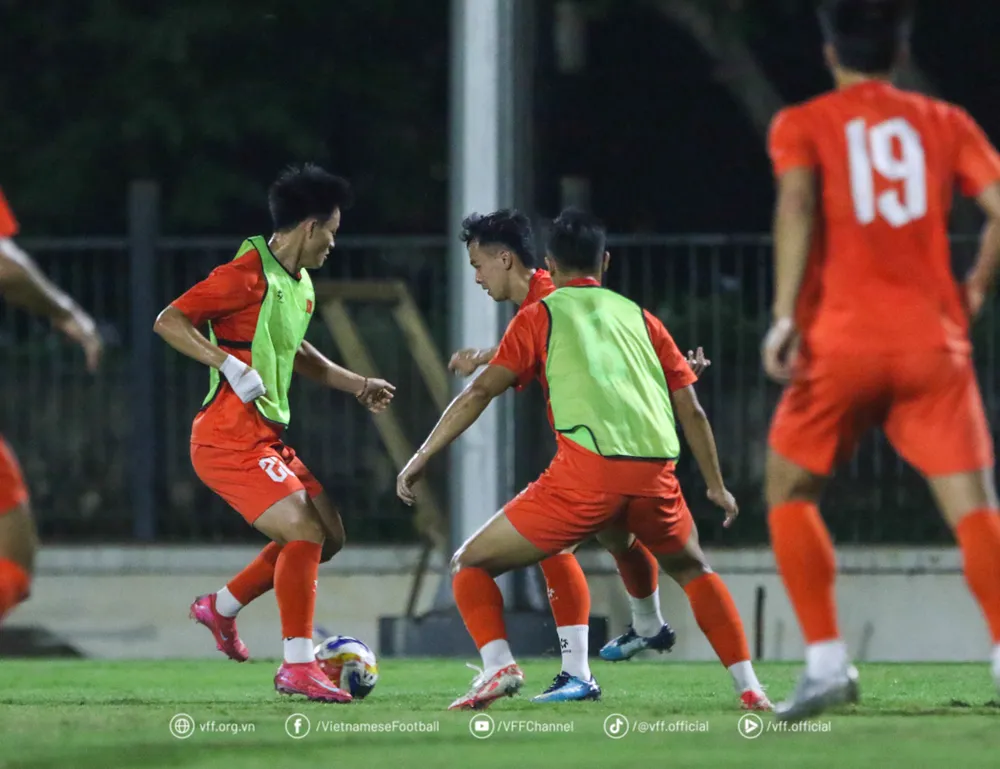 Các cầu thủ U23 Việt Nam chỉ còn 1 ngày chuẩn bị trước trận ra quân.