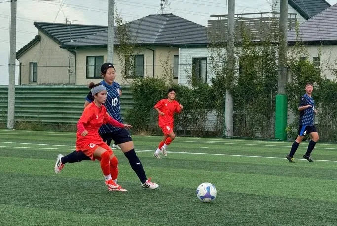 Các cầu thủ Việt Nam có trận thắng đầu tiên trong chuyến tập huấn tại Nhật Bản.