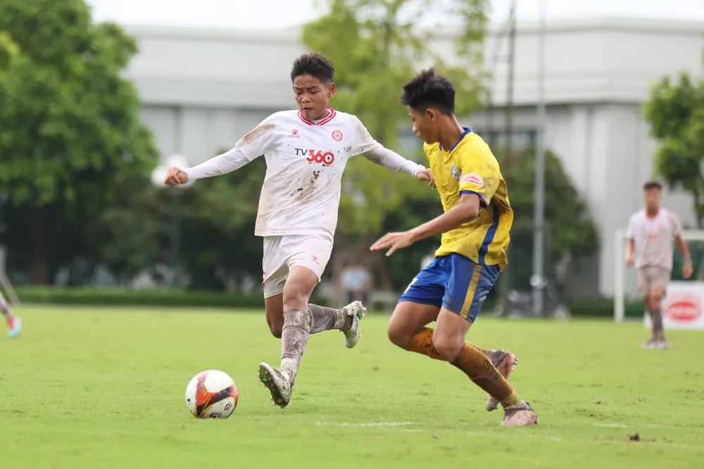 Đồng Tháp (áo vàng) thắng cách biệt 3-0 trước TC Viettel I.