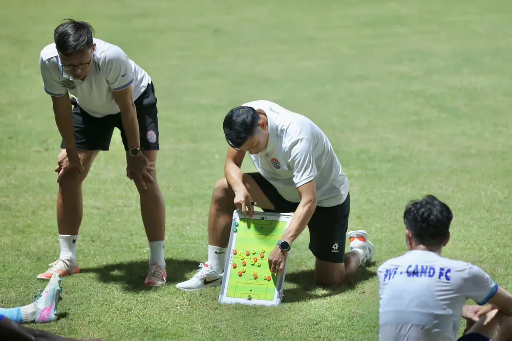 HLV Thạch Bảo Khanh với lần thứ hai trở lại PVF trong vai trò thuyền trưởng.