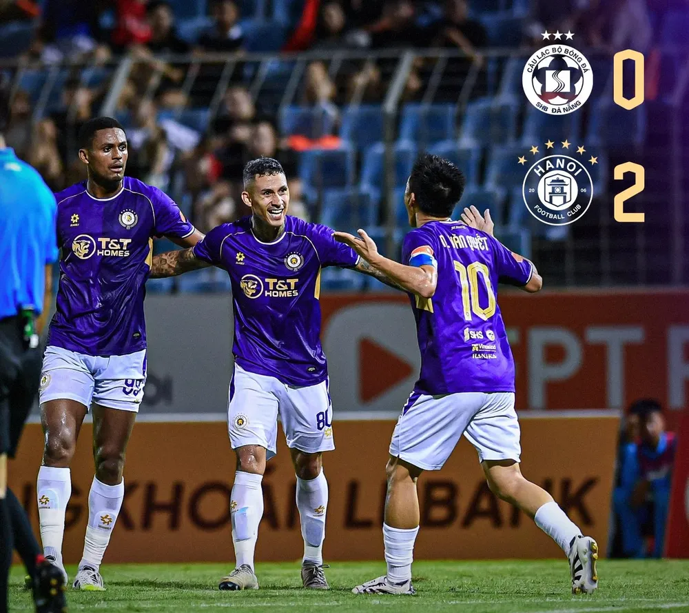 Hà Nội FC giành trọn 3 điểm trong chuyến làm khách trên sân Hòa Xuân.