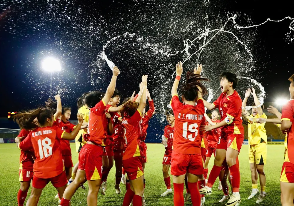 U17 nữ Việt Nam giành ngôi đầu bảng sau 2 trận thắng trước U17 Guam và U17 Hong Kong (TQ).
