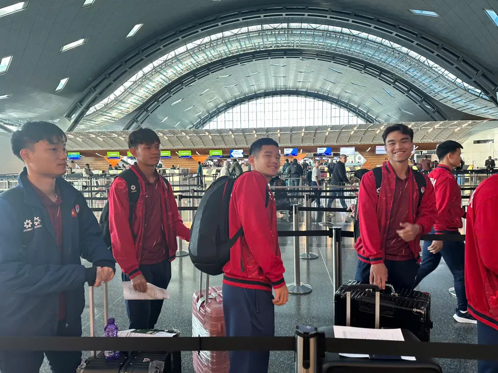 Các cầu thủ U23 Việt Nam rời Doha (Qatar) sau 1 tuần tập huấn.