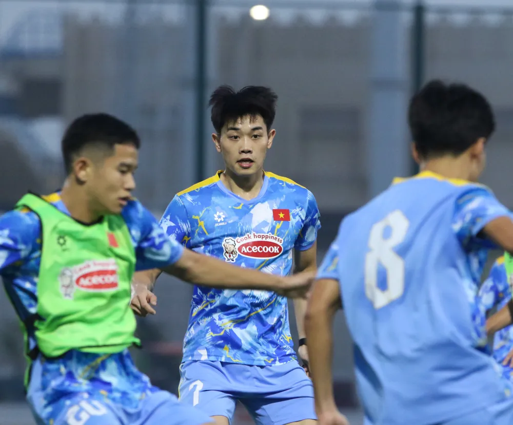 U23 Việt Nam trên sân tập vào tối 2-1.