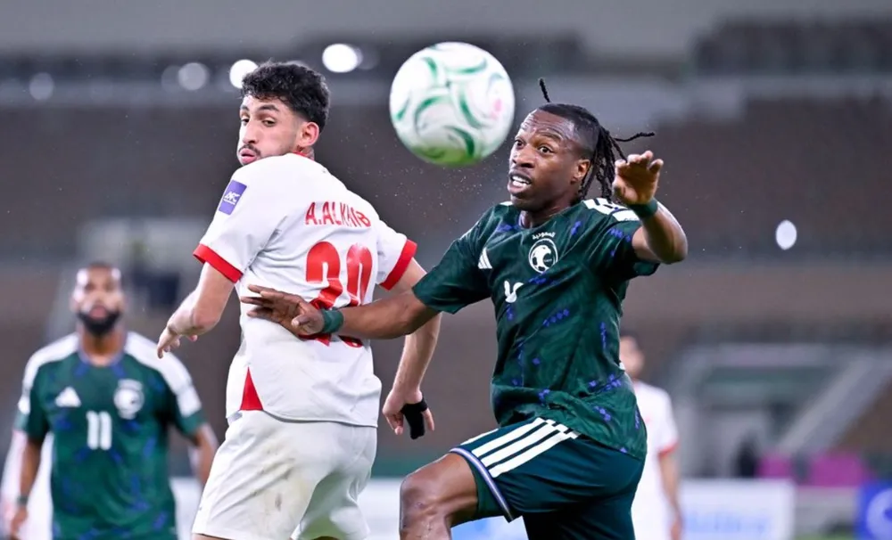 U23 Jordan (áo trắng) bất ngờ giành chiến thắng 3-2 trước đội chủ nhà U23 Saudi Arabia để làm cho cục diện bảng A thêm gay cấn.