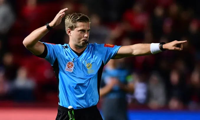 Trọng tài Alexander George King