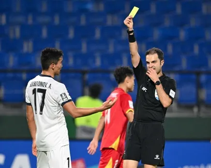 Trọng tài Heydari trong trận U23 Việt Nam - U23 Kyrgyzstan ở vòng bảng.