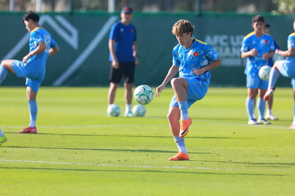 Viktor Lê hy vọng sẽ có cơ hội ra sân thể hiện ở vòng Tứ kết. Ảnh: TED TRẦN