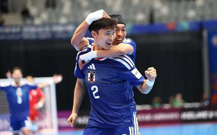 Nhật Bản quá mạnh so với các cầu thủ Australia. Ảnh: AFC