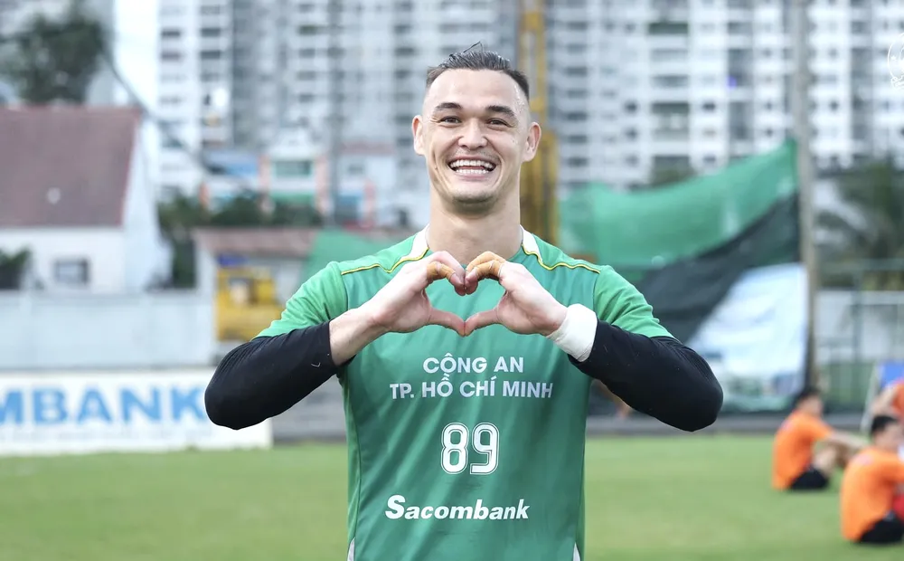 Thủ môn Patrik Lê Giang nhận tin vui trước giai đoạn 2 mùa bóng 2025-2026. Ảnh: ĐÌNH VIÊN