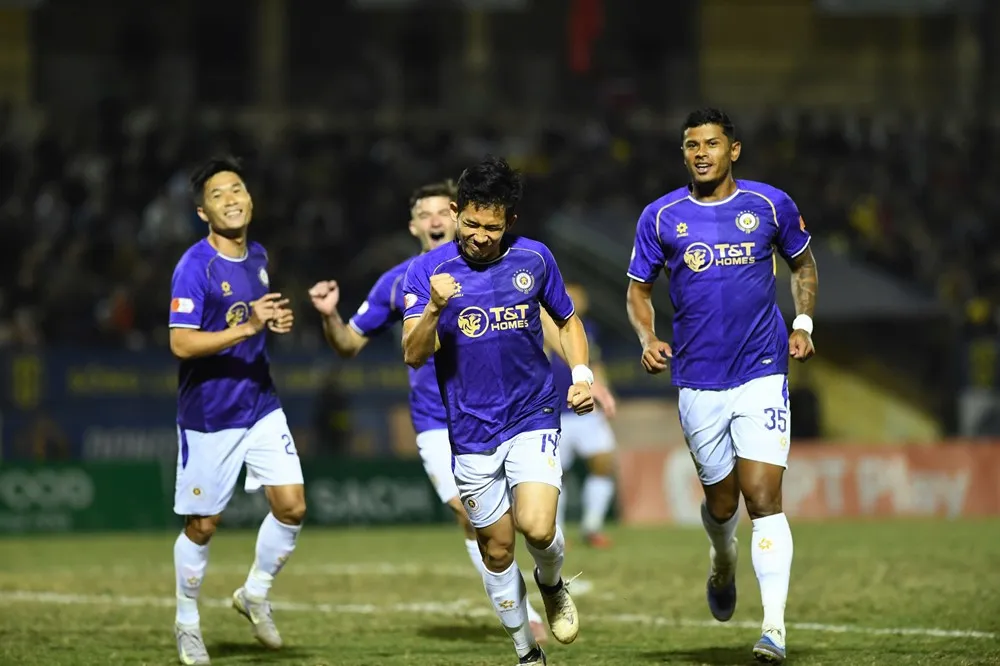 Hà Nội FC trở lại mạnh mẽ từ chiến thắng 3-1 trên sân Vinh ở vòng 12. Ảnh: HNFC