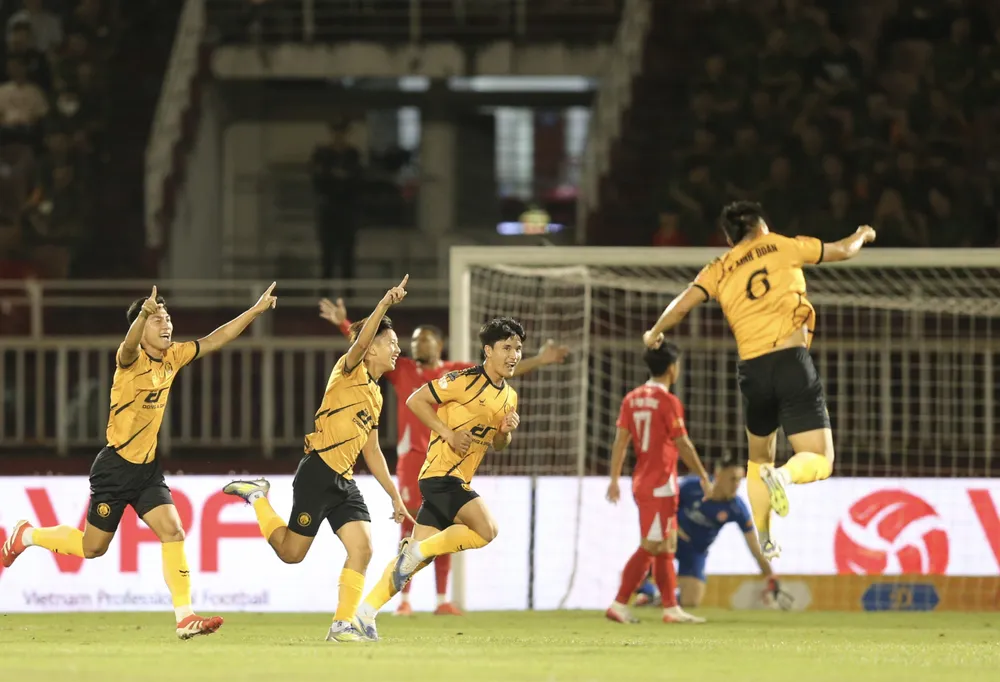 Thanh Hóa giành 3 điểm đầy bất ngờ trong chuyến làm khách trên sân Thống Nhất ở vòng 13. Ảnh: DŨNG PHƯƠNG