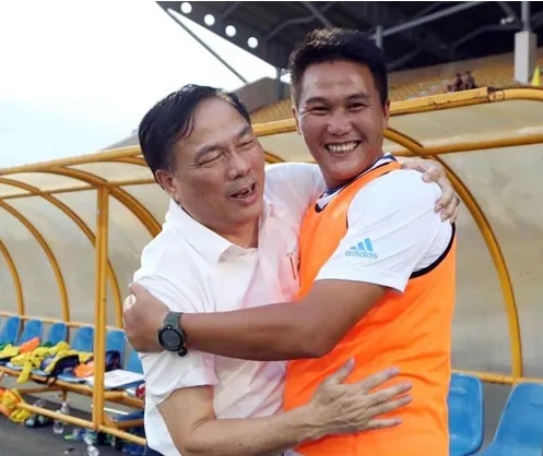 HLV Mai Xuân Hợp từng được bầu Đệ đưa lên thay HLV Ninh Văn Bảo vào mùa bóng 2019 khi mới 33 tuổi. Ảnh: ANH DŨNG