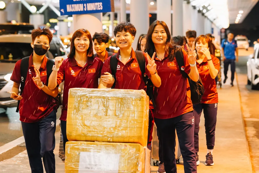 Thùy Trang và các đồng đội sẽ đón Tết Bính Ngọ xa nhà. Ảnh: TSNFC