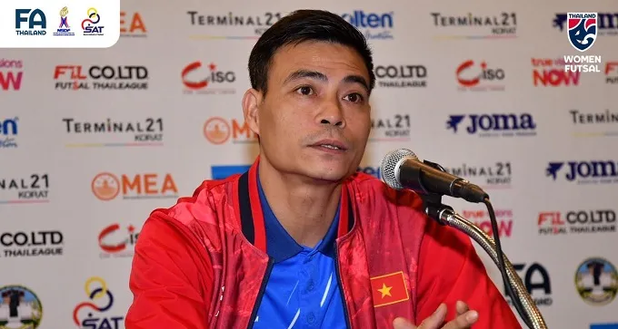 HLV Nguyễn Đình Hoàng. Ảnh: FAT