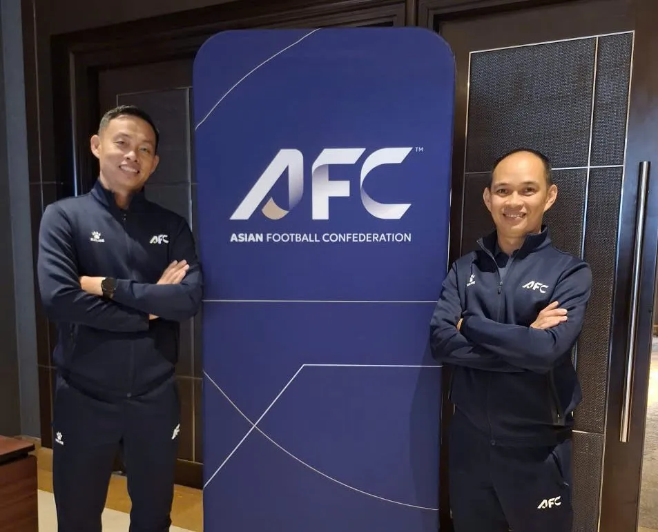 Trọng tài Ngô Duy Lân và Nguyễn Trung Hậu.