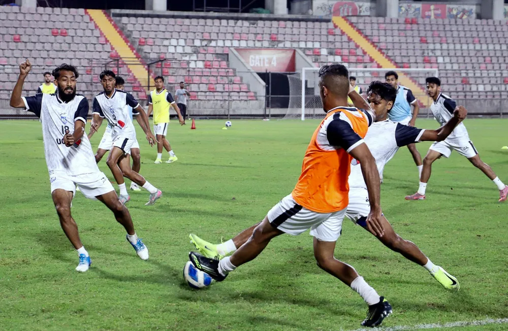 Đội tuyển Bangladesh sẽ sang Hà Nội vào ngày 21-3.