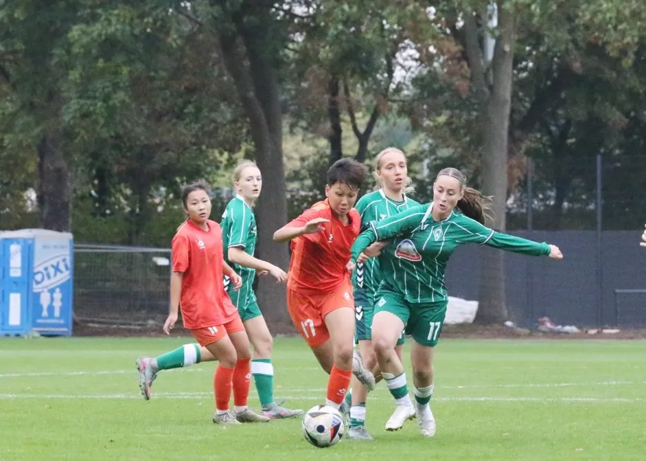 Đội U17 nữ Việt Nam trong chuyến tập huấn tại Đức hồi cuối năm ngoái.