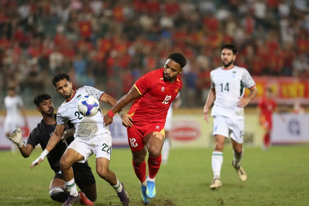 Xuân Son có nhiều nỗ lực nhưng chưa trở lại sức mạnh vốn có như trước đây. Ảnh: VFF