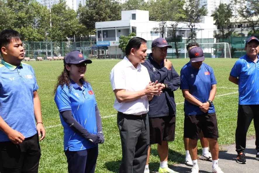 Phó Chủ tịch VFF Trần Anh Tú căn dặn các cầu thủ U20 nữ Việt Nam trước thềm VCK U20 nữ châu Á 2026.