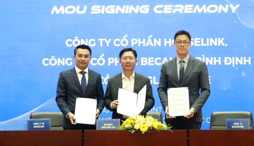 Công ty Cổ phần Houselink, Công ty cổ phần Becamex Bình Định và Công ty Glassdome ký kết biên bản ghi nhớ.
